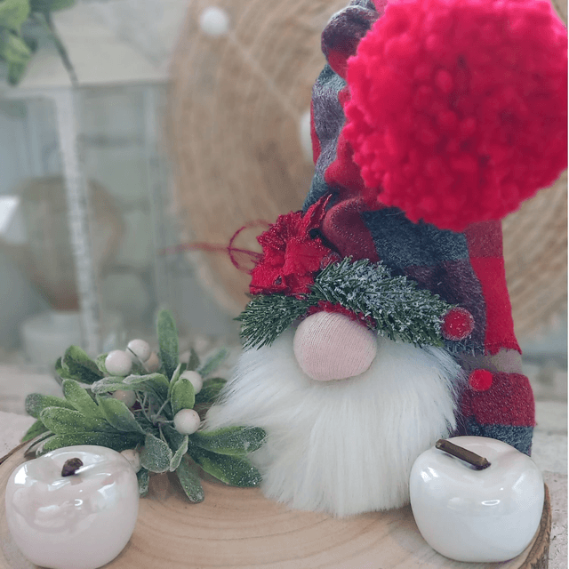 Tomte lutin de Noël à carreaux rouge et gris (38 à 20 cm)